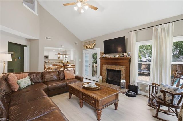 3236 Bentham LN, Chesapeake, VA 23321