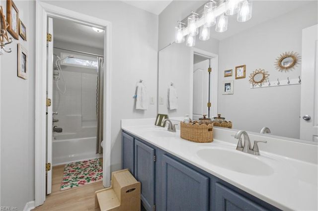 3236 Bentham LN, Chesapeake, VA 23321