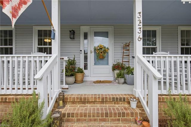 3236 Bentham LN, Chesapeake, VA 23321