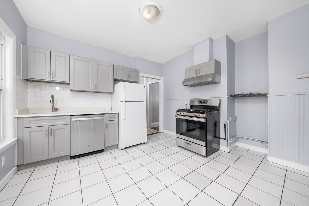 18 Edith Ave 2, Everett, MA 02149