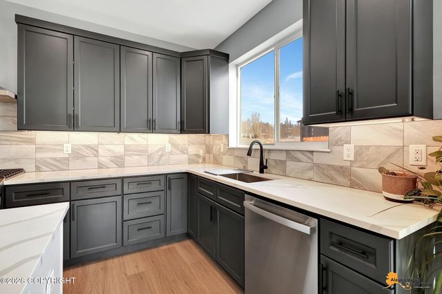 2231 S Crown View Circle, Wasilla, AK 99654