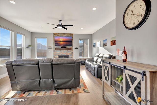 2231 S Crown View Circle, Wasilla, AK 99654