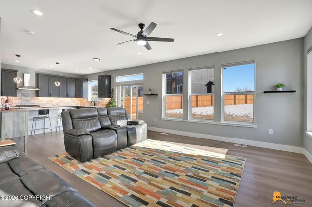 2231 S Crown View Circle, Wasilla, AK 99654