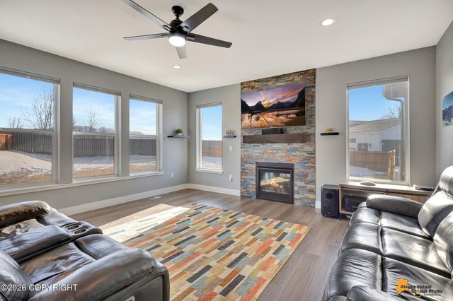 2231 S Crown View Circle, Wasilla, AK 99654