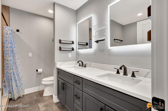 2231 S Crown View Circle, Wasilla, AK 99654