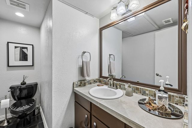 10578 High Hollows Drive 268, Dallas, TX 75230