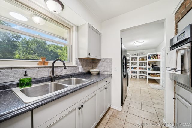 36283 E 121st Street S, Coweta, OK 74429