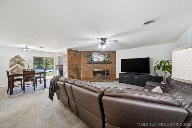 36283 E 121st Street S, Coweta, OK 74429