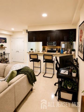 100 Tidewater Street 1G, Jersey City, NJ 07302