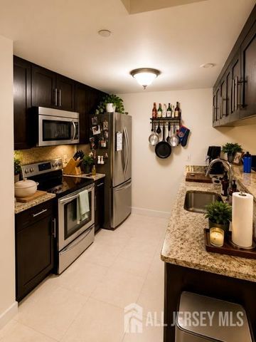 100 Tidewater Street 1G, Jersey City, NJ 07302