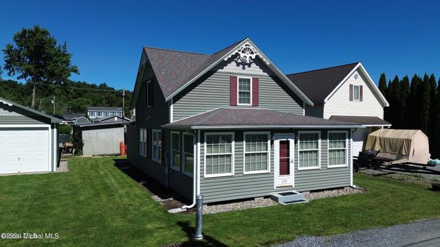 105 6th Street, Malta, NY 12866