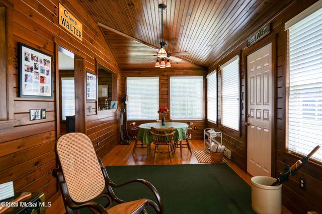 105 6th Street, Malta, NY 12866