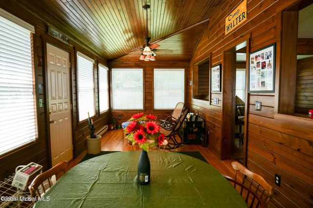 105 6th Street, Malta, NY 12866