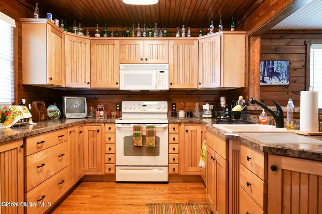 105 6th Street, Malta, NY 12866