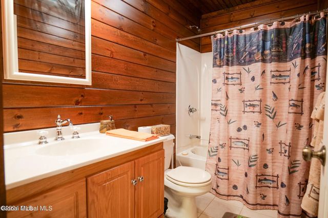 105 6th Street, Malta, NY 12866