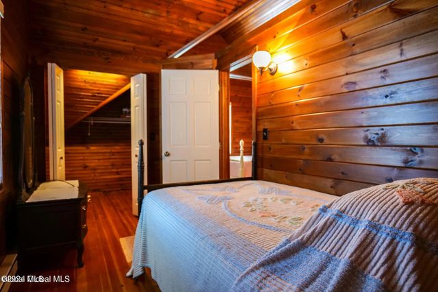 105 6th Street, Malta, NY 12866