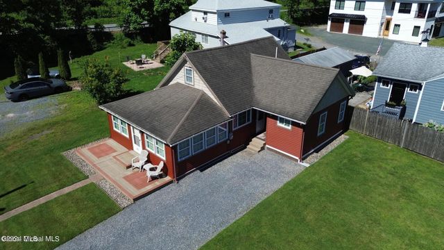 105 6th Street, Malta, NY 12866