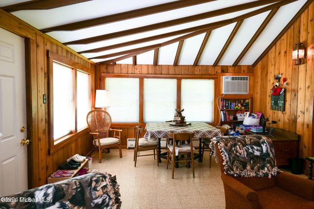 105 6th Street, Malta, NY 12866