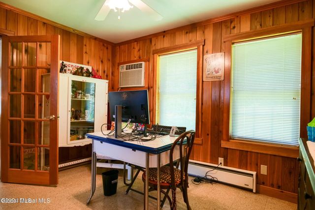 105 6th Street, Malta, NY 12866