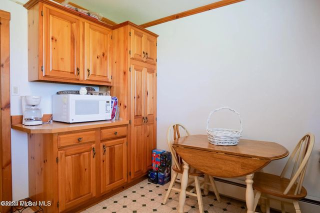 105 6th Street, Malta, NY 12866