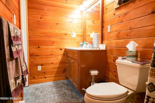 105 6th Street, Malta, NY 12866