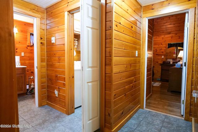 105 6th Street, Malta, NY 12866