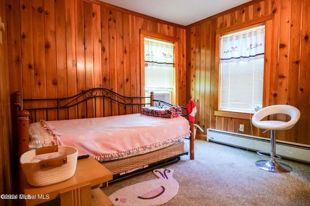 105 6th Street, Malta, NY 12866