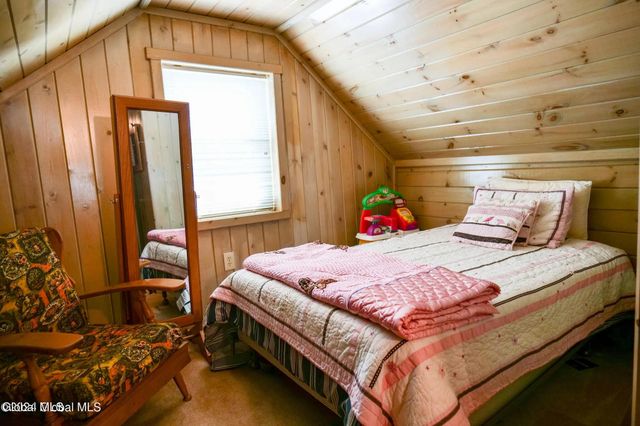 105 6th Street, Malta, NY 12866