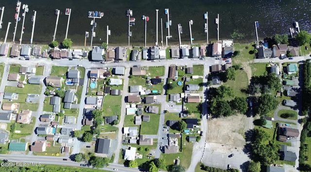 105 6th Street, Malta, NY 12866