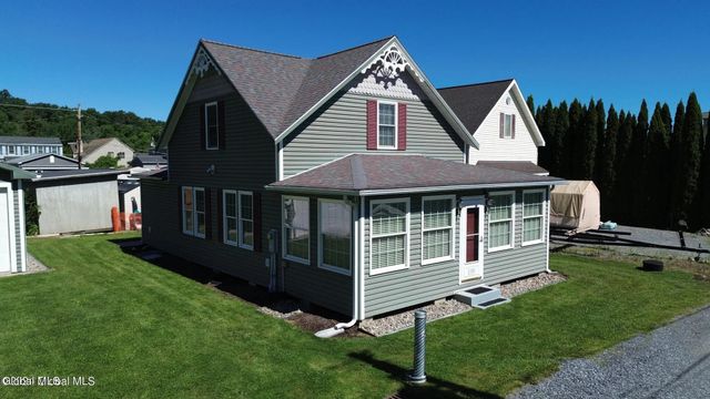 105 6th Street, Malta, NY 12866