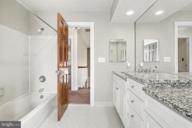1215 HERITAGE HILLS DR, Upper Marlboro, MD 20774