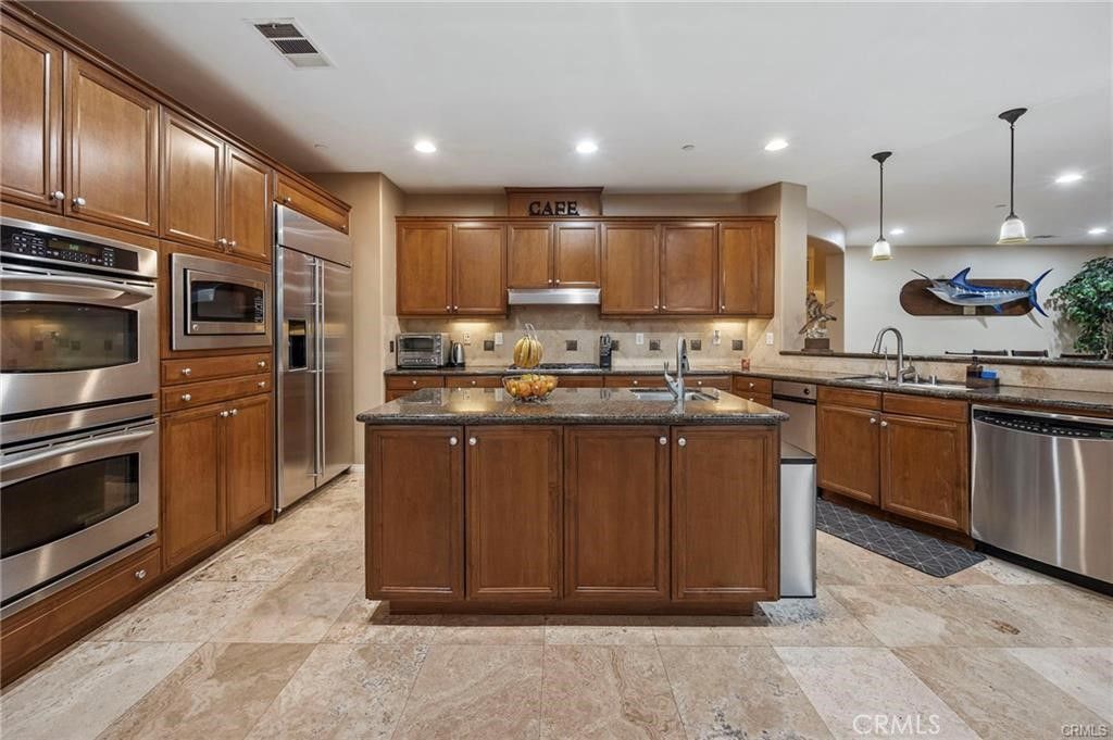 Image 13 of property listing at 290 Cross Rail, Norco, CA 92860