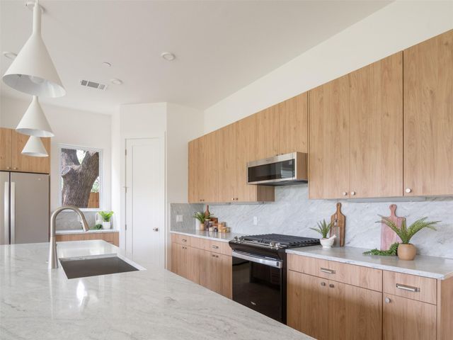 6409 Bradsher C, Austin, TX 78745