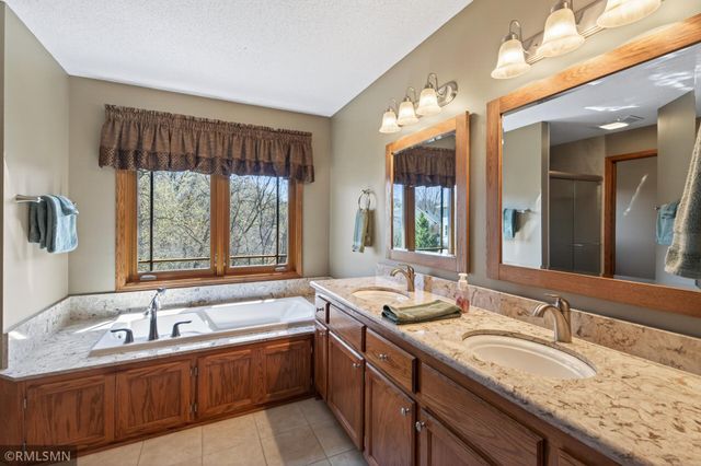 10840 Alberton Way, Inver Grove Heights, MN 55077