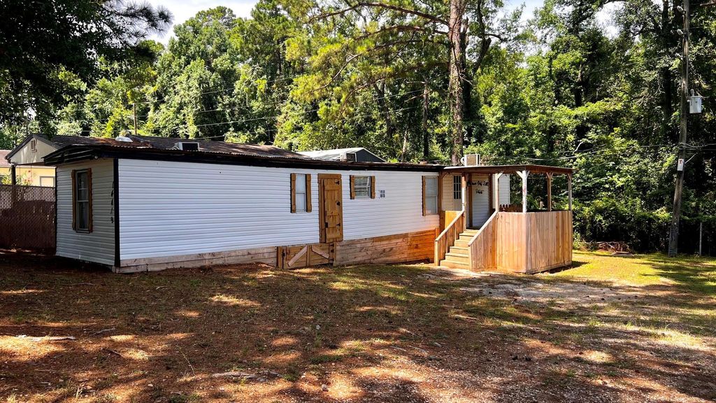14419 W Lee Shore Drive, Willis, TX 77318