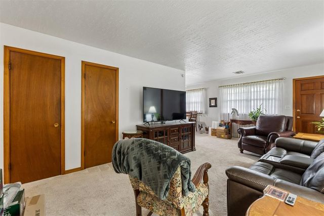 929 Stiver Drive, Midwest City, OK 73110