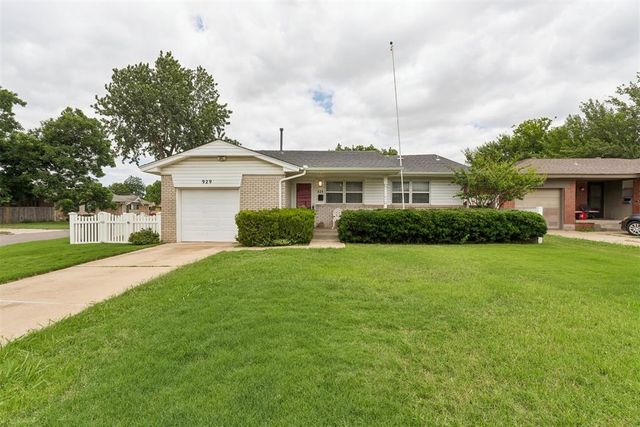 929 Stiver Drive, Midwest City, OK 73110