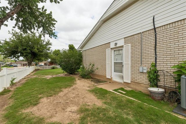 929 Stiver Drive, Midwest City, OK 73110