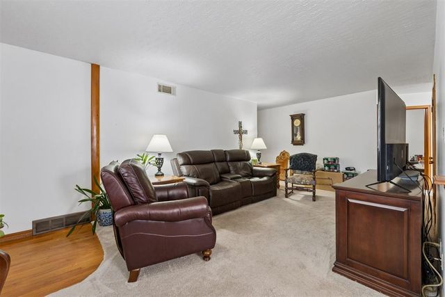 929 Stiver Drive, Midwest City, OK 73110