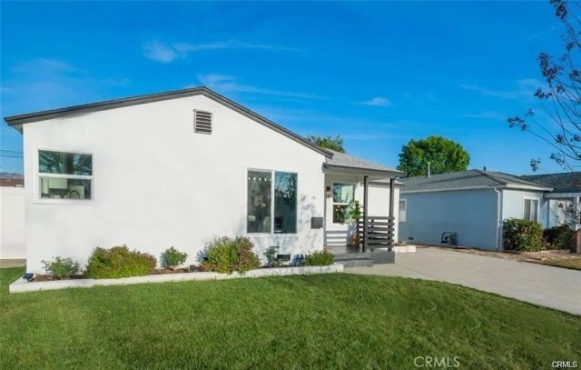 1484 N Clybourn Avenue, Burbank, CA 91505
