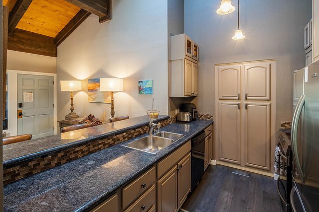 227 Olympic Valley Rd Unit 13, Olympic Valley, CA 96146