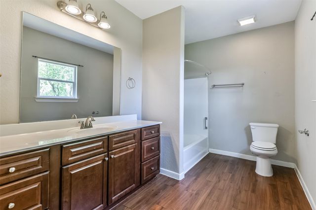 902 Virginia Avenue, League City, TX 77573
