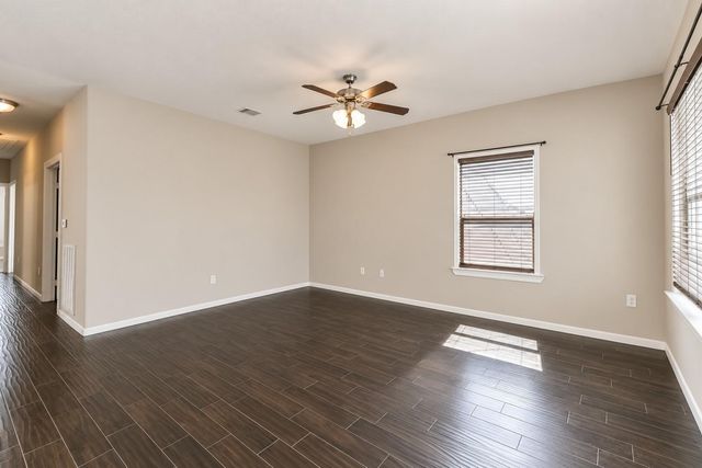 902 Virginia Avenue, League City, TX 77573