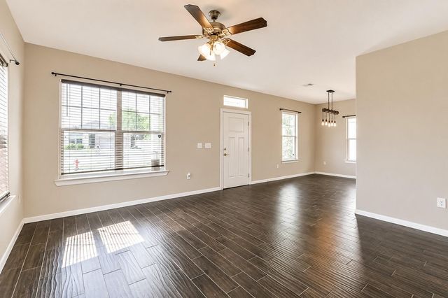 902 Virginia Avenue, League City, TX 77573