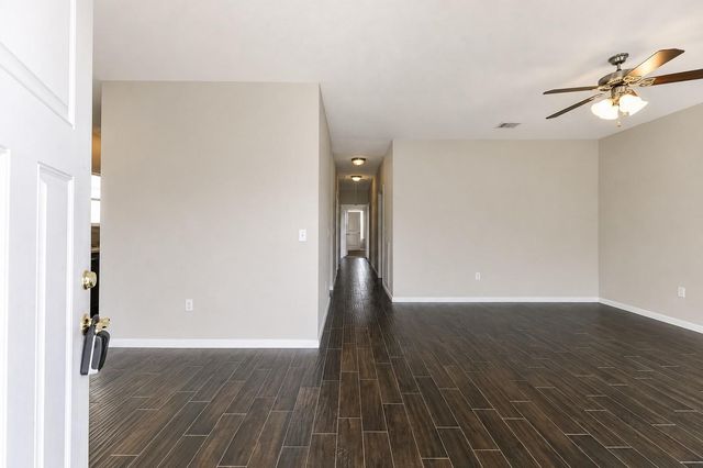 902 Virginia Avenue, League City, TX 77573