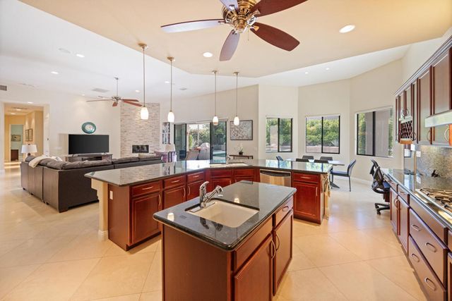 107 Rancho Vista Lane, Rancho Mirage, CA 92270