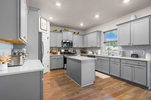 710 Spanish Pointe Dr Drive, Summerville, SC 29486