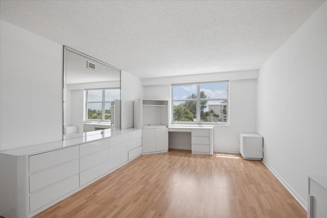 1010 S Ocean Boulevard 501, Pompano Beach, FL 33062