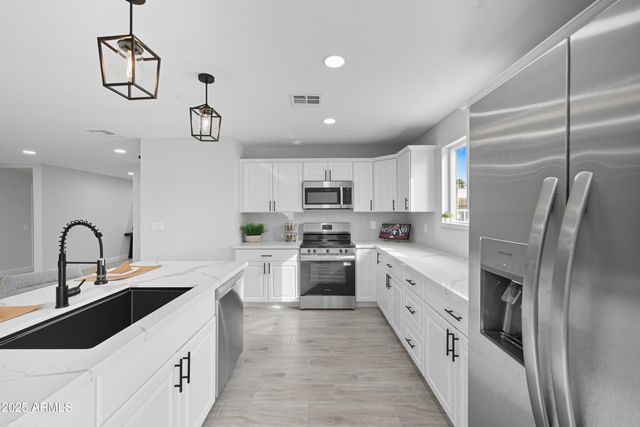 26661 S HOWARD Drive, Sun Lakes, AZ 85248