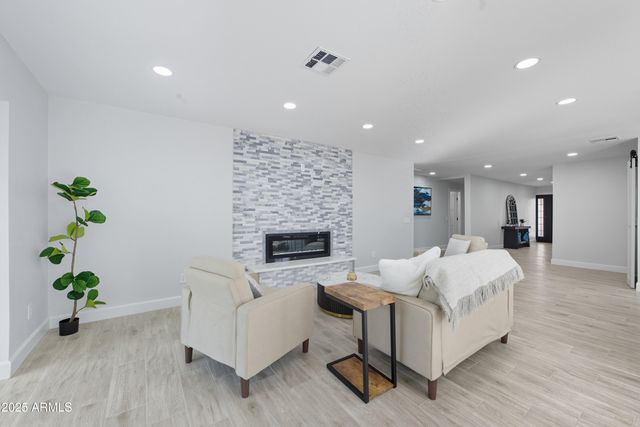 26661 S HOWARD Drive, Sun Lakes, AZ 85248